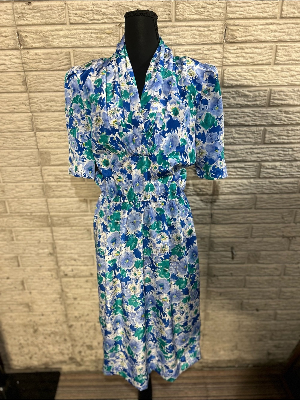 Pellini by Von Bramlett Vintage Blue & Green Floral Midi V Neck Size 9/10